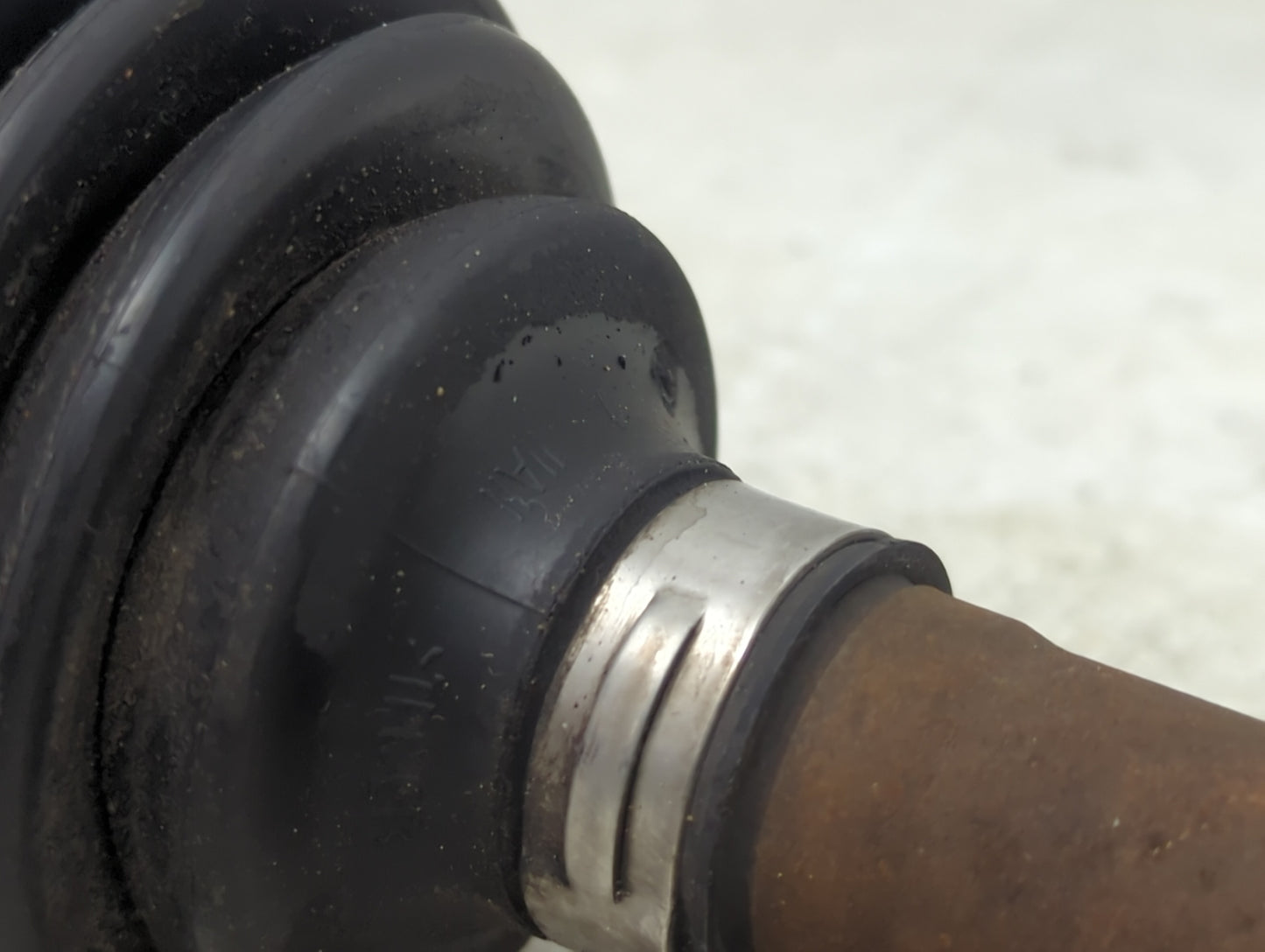 2015-2017 Ford Fiesta Axle Shaft Front Driver Cv C/v 1428884 - Oemusedautoparts1.com