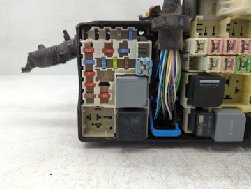 2017-2018 Ford Focus Fusebox Fuse Box Panel Relay Module P/N:AV6T-14A067-AD Fits Fits 2017 2018 OEM Used Auto Parts