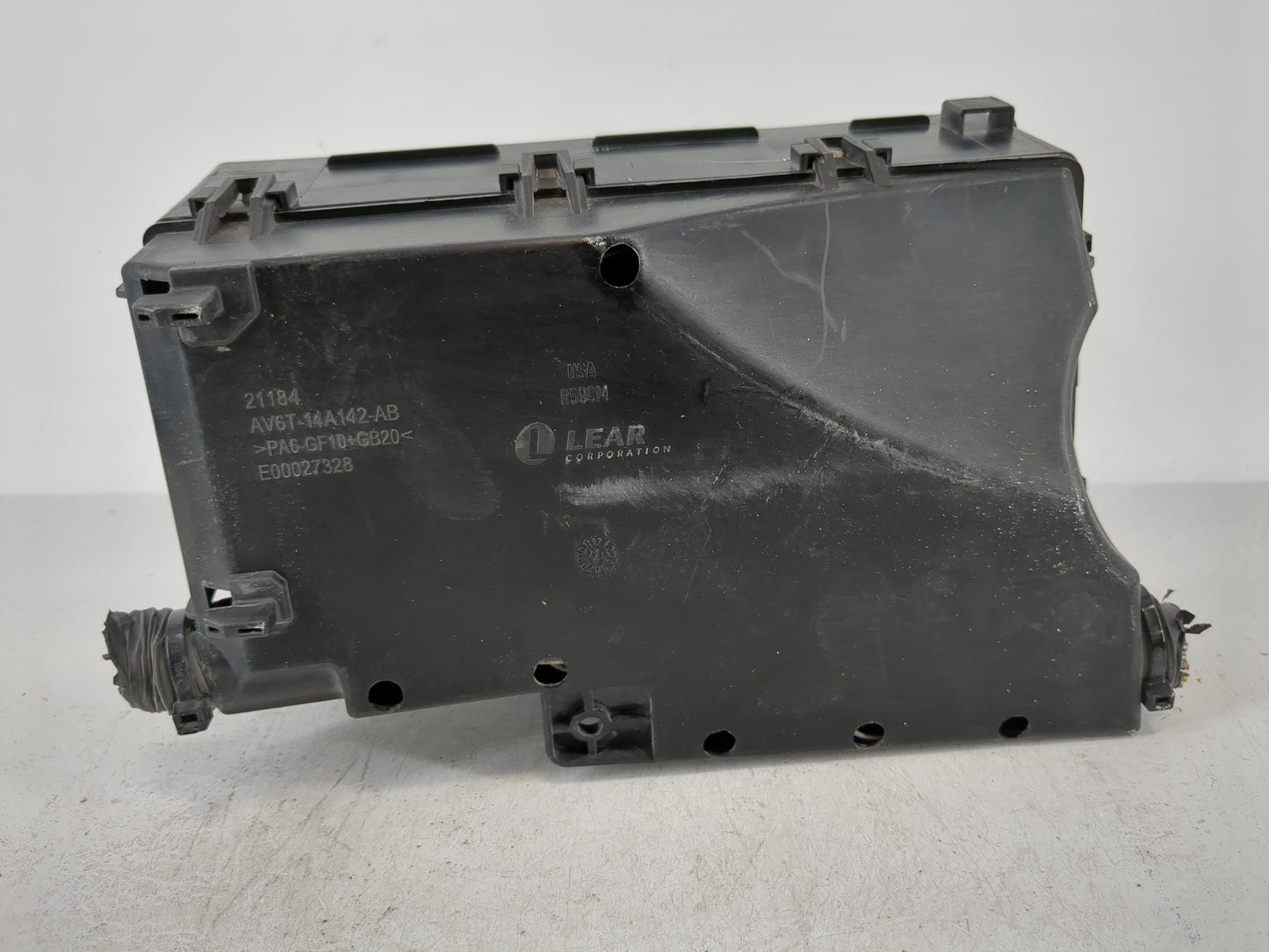2017-2018 Ford Focus Fusebox Fuse Box Panel Relay Module P/N:AV6T-14A067-AD Fits Fits 2017 2018 OEM Used Auto Parts - Oemuse