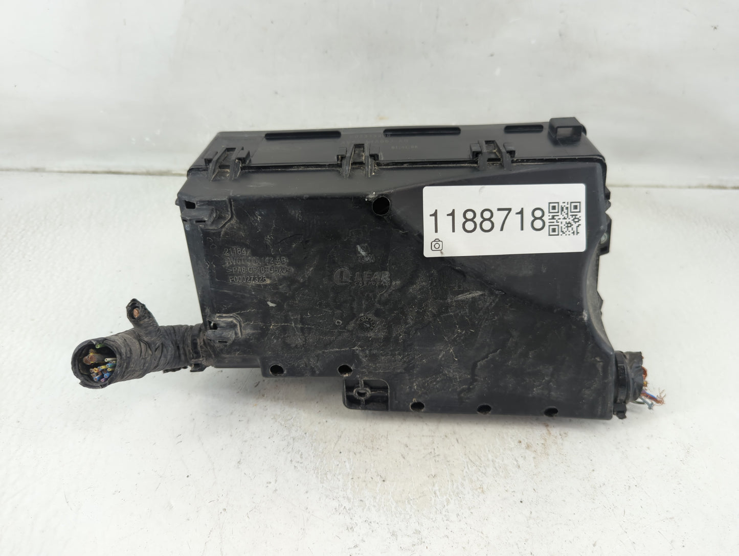 2017-2018 Ford Focus Fusebox Fuse Box Panel Relay Module P/N:GJ7T-14A076-BA Fits Fits 2017 2018 OEM Used Auto Parts - Oemuse