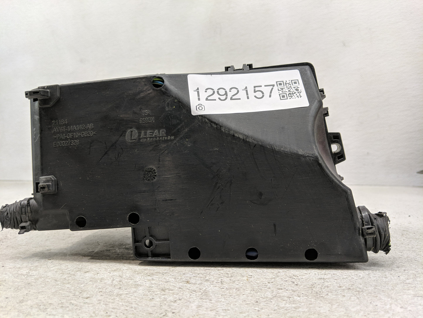 2017-2018 Ford Focus Fusebox Fuse Box Panel Relay Module P/N:AV6T-14A142-AB Fits Fits 2017 2018 OEM Used Auto Parts - Oemuse