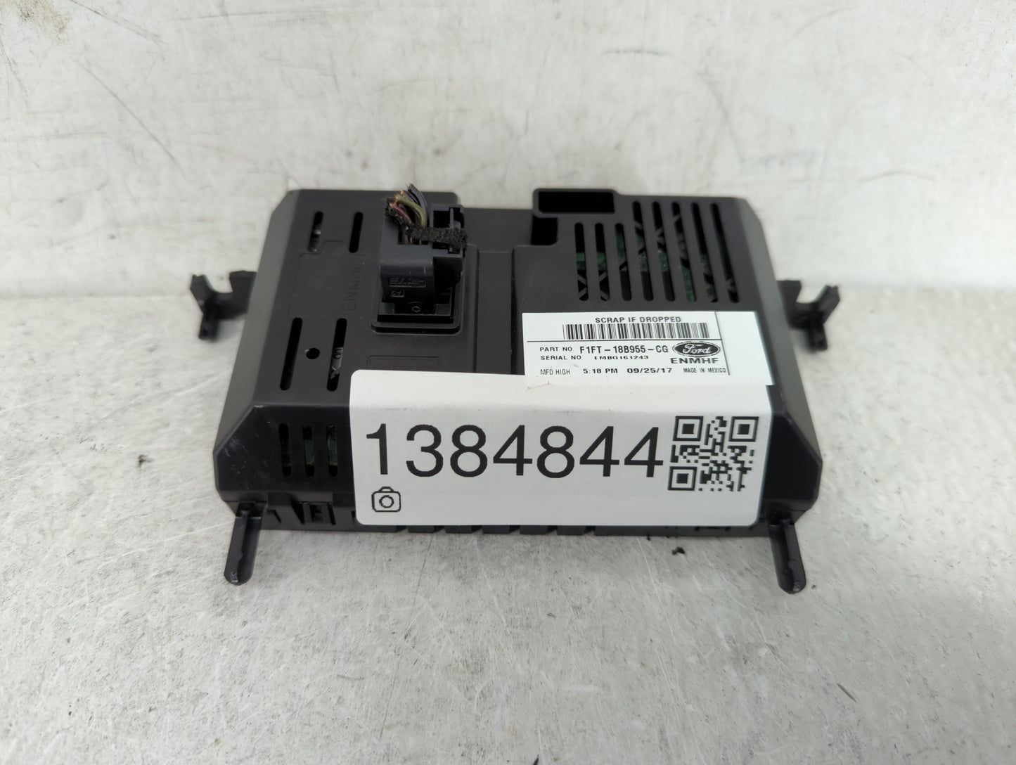 2015-2018 Ford Focus Information Display Screen - Oemusedautoparts1.com