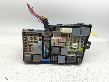 2017-2018 Ford Focus Fusebox Fuse Box Panel Relay Module P/N:GJ7T-14A076-BA 19648 000 001, 21090 000 001 Fits Fits 2017 2018 OEM Used Auto Parts