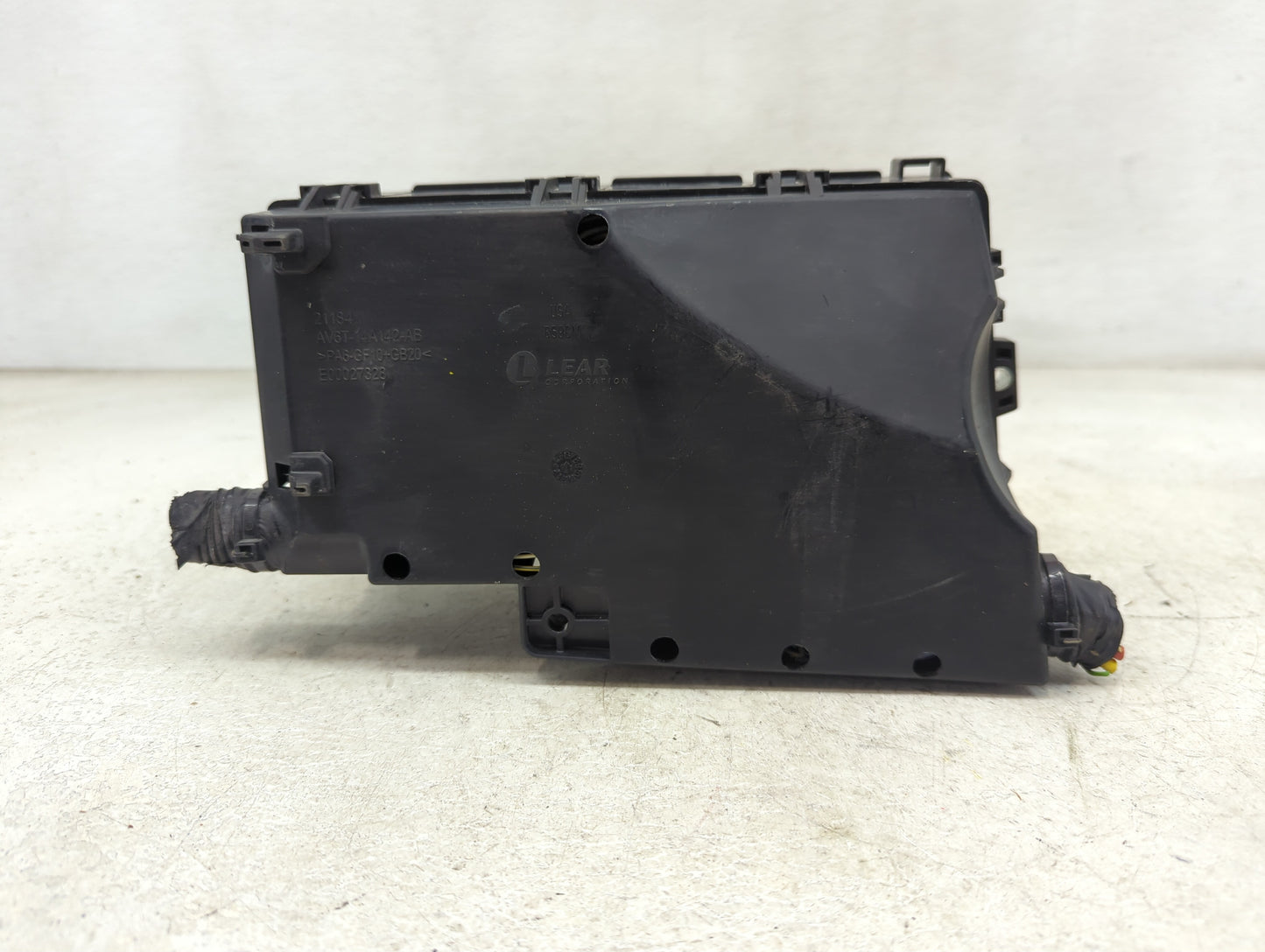 2017-2018 Ford Focus Fusebox Fuse Box Panel Relay Module P/N:AV6T-14A067-AD E02345500 Fits Fits 2017 2018 OEM Used Auto Part