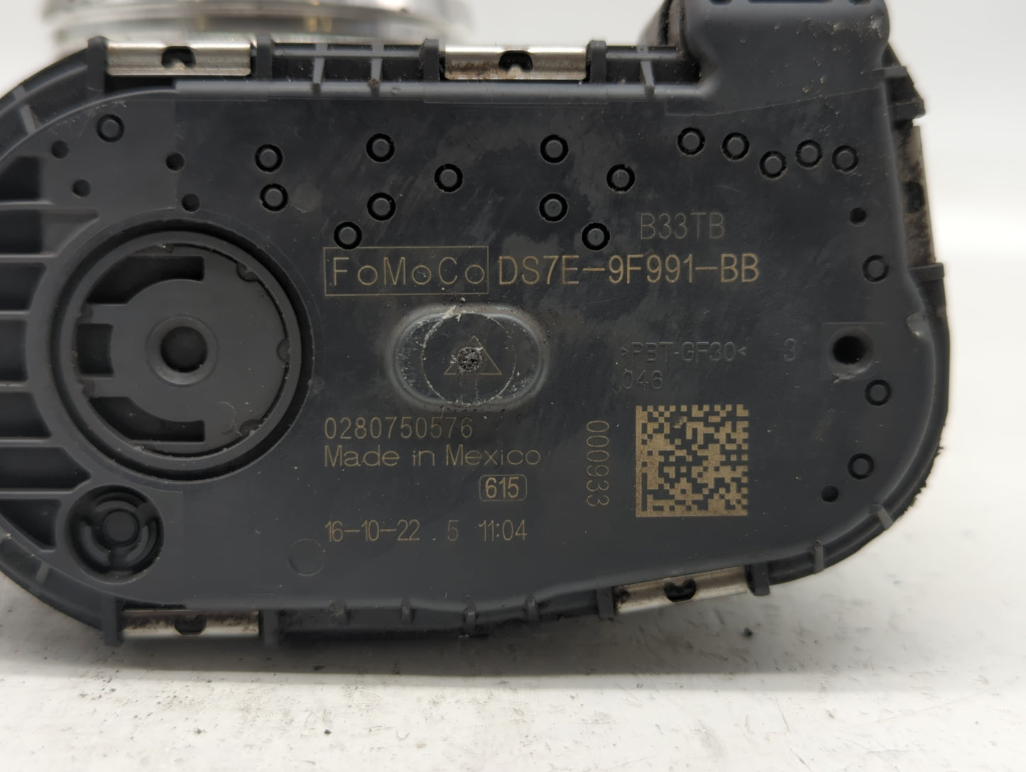 2014-2018 Ford Focus Throttle Body P/N:DS7E-9F991-BB Fits Fits 2014 2015 2016 2017 2018 2019 OEM Used Auto Parts - Oemusedau