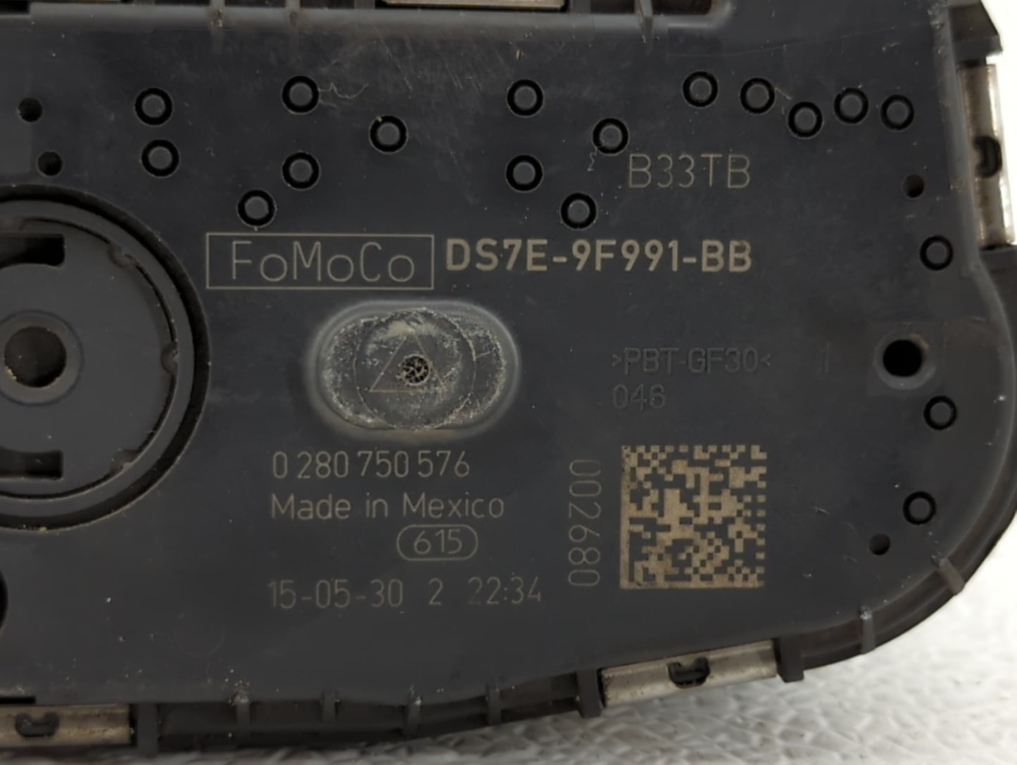2014-2018 Ford Focus Throttle Body P/N:DS7E-9F991-BB Fits Fits 2014 2015 2016 2017 2018 2019 OEM Used Auto Parts - Oemusedau