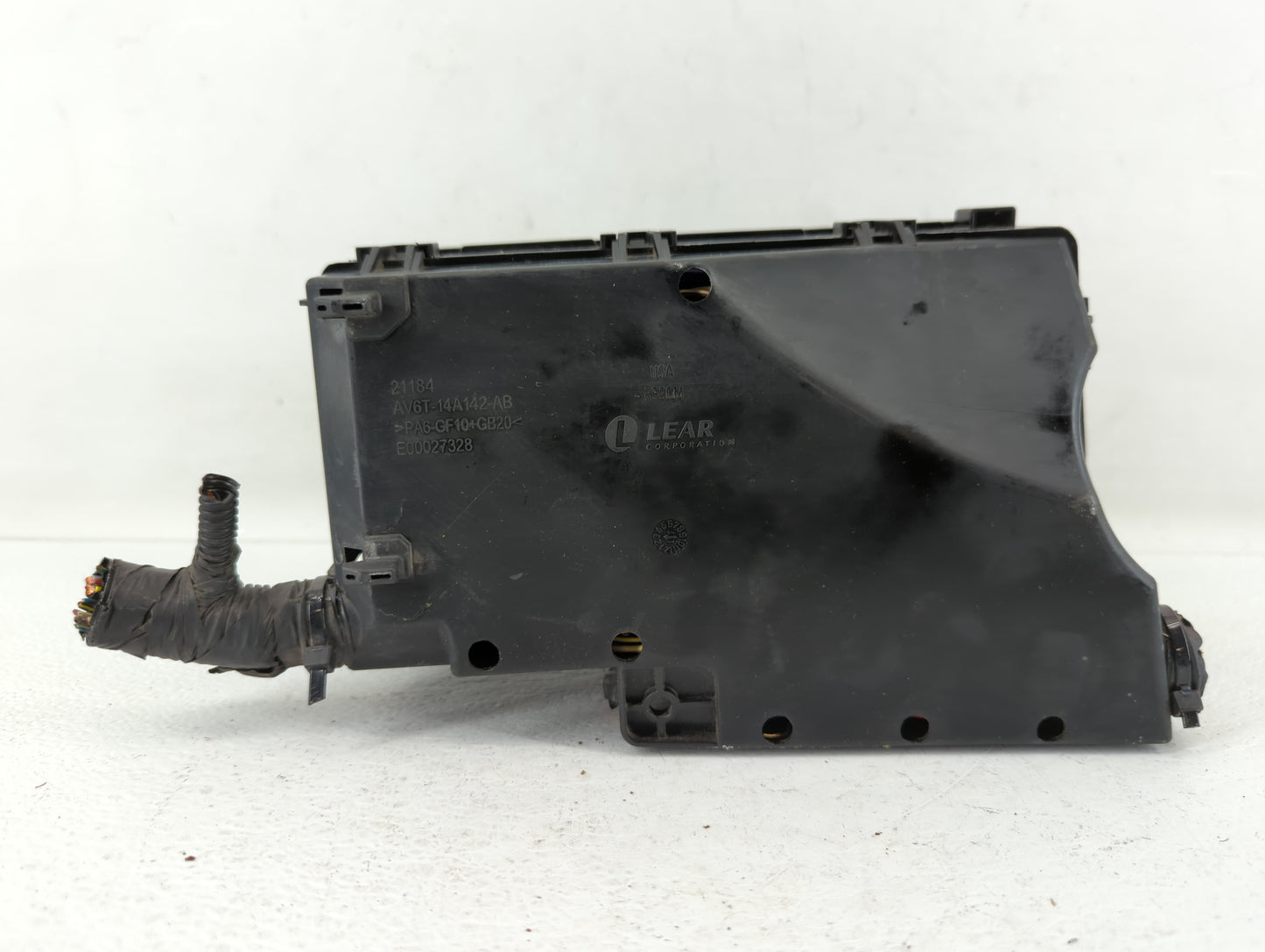 2017-2018 Ford Focus Fusebox Fuse Box Panel Relay Module P/N:AV6T-14A067-AD Fits Fits 2017 2018 OEM Used Auto Parts - Oemuse