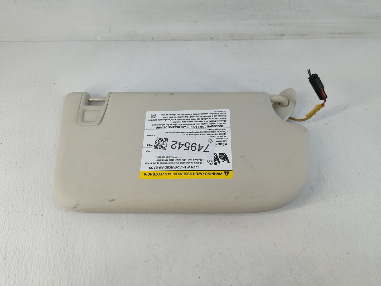 2013-2018 Ford Focus Sun Visor Shade Replacement Driver Left Mirror Fits Fits 2013 2014 2015 2016 2017 2018 OEM Used Auto Pa