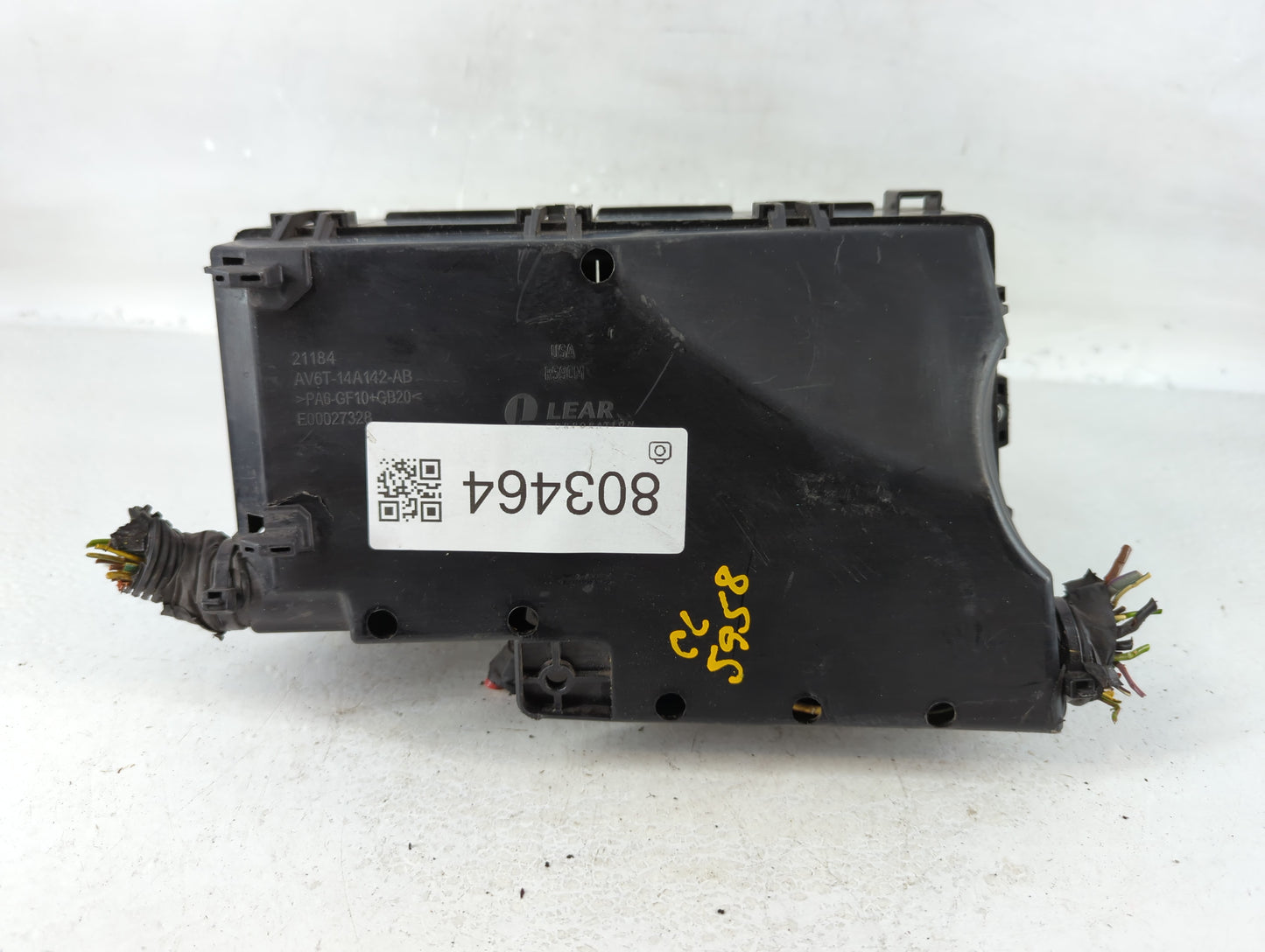 2017-2018 Ford Focus Fusebox Fuse Box Panel Relay Module P/N:E00027328 AV6T-14A142-AB Fits Fits 2017 2018 OEM Used Auto Part