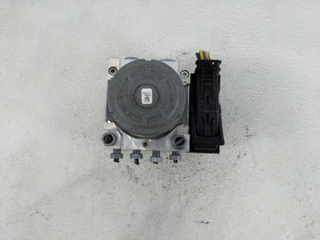 2017-2018 Ford Fusion ABS Pump Control Module Replacement P/N:HG9C-2B373-AG Fits Fits 2017 2018 OEM Used Auto Parts