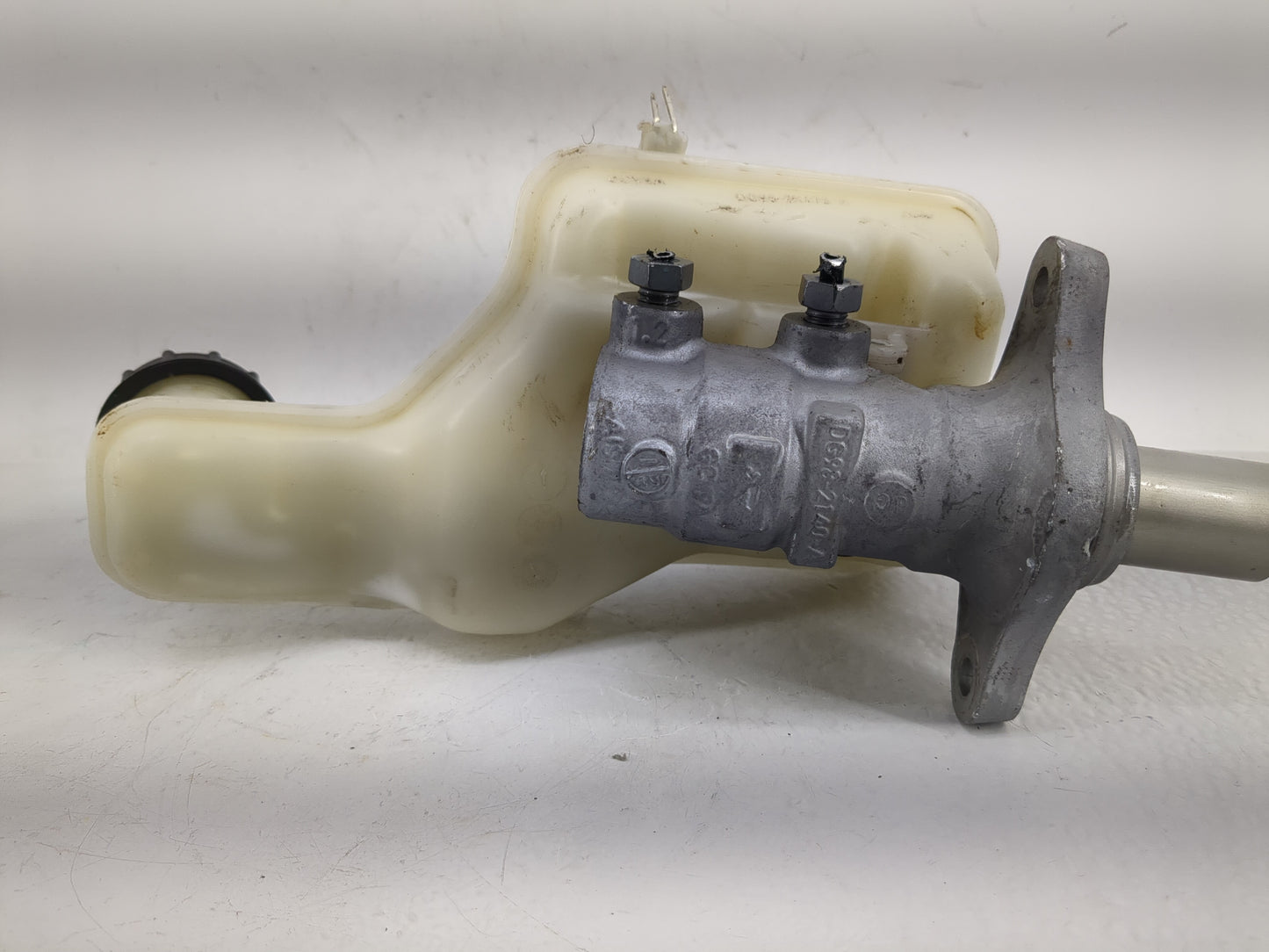 2013-2020 Ford Fusion Brake Master Cylinder - Oemusedautoparts1.com