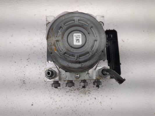 2017-2018 Ford Fusion ABS Pump Control Module Replacement P/N:HG9C-2B373-AH Fits Fits 2017 2018 OEM Used Auto Parts