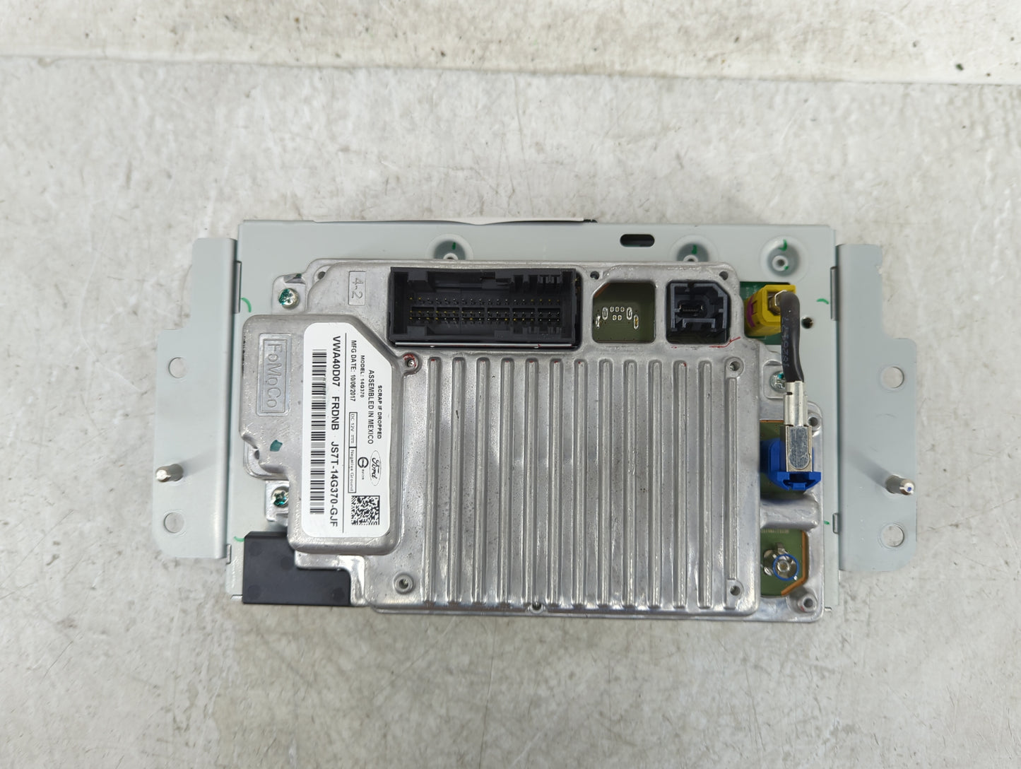 2017-2020 Ford Fusion Information Display Screen - Oemusedautoparts1.com