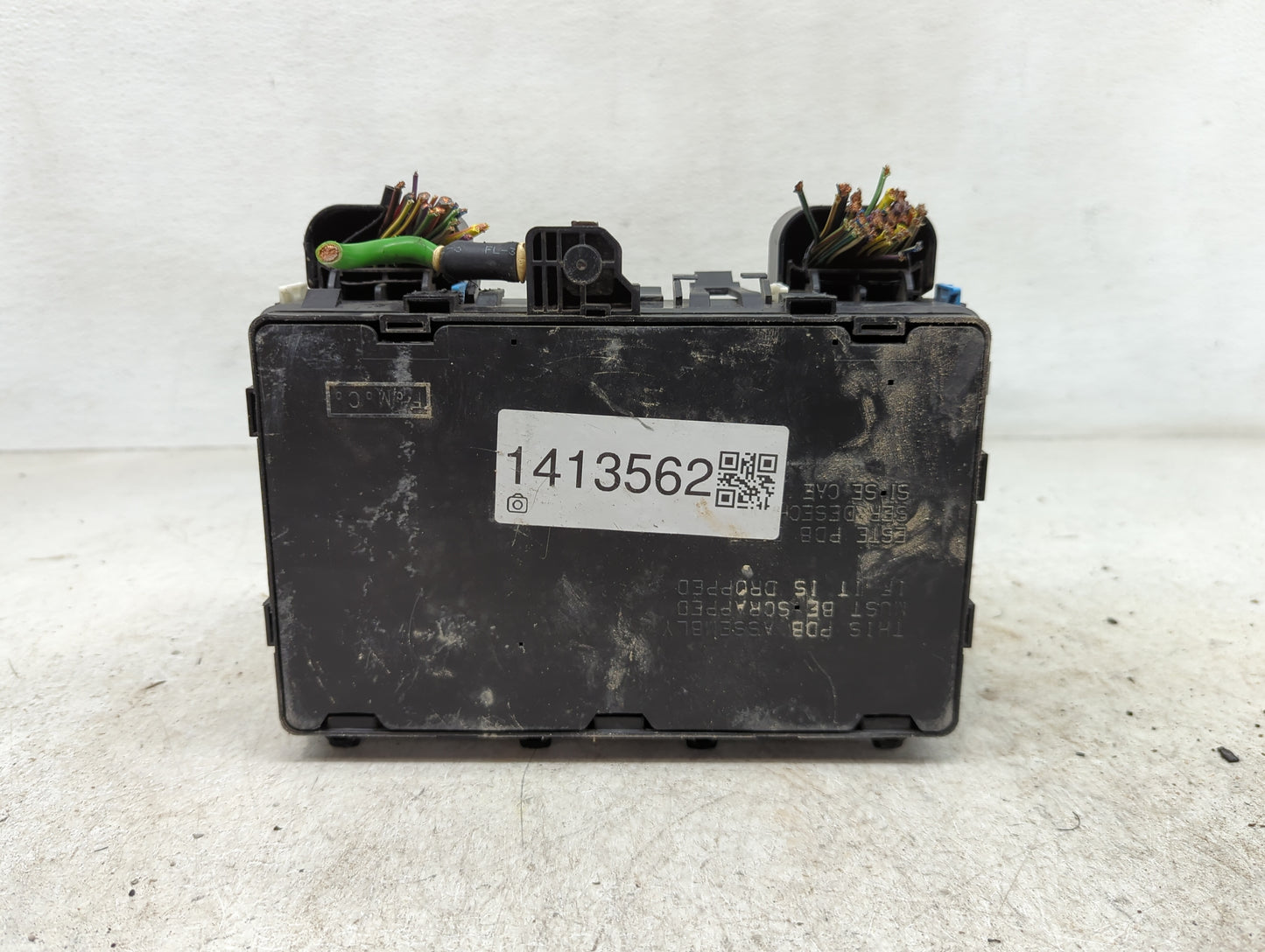 2017-2020 Ford Fusion Fusebox Fuse Box Panel Relay Module P/N:HG9T14D068AC Fits Fits 2017 2018 2019 2020 OEM Used Auto Parts