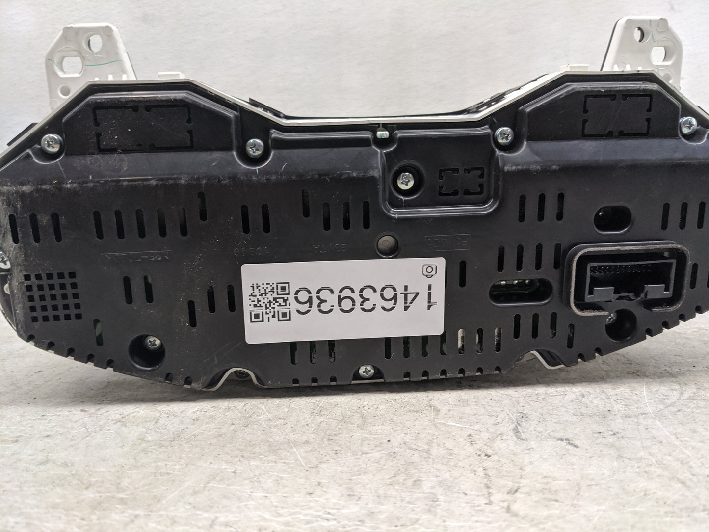 2017 Ford Fusion Instrument Cluster Speedometer Gauges P/N:HS7T-10849-GE MX2575ZO-3174, DS7T-10890-GA Miles:111K Fits OEM Us
