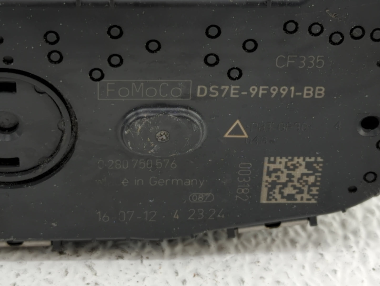 2014-2019 Ford Fusion Throttle Body P/N:DS7E-9F991-BB Fits Fits 2014 2015 2016 2017 2018 2019 OEM Used Auto Parts - Oemuseda