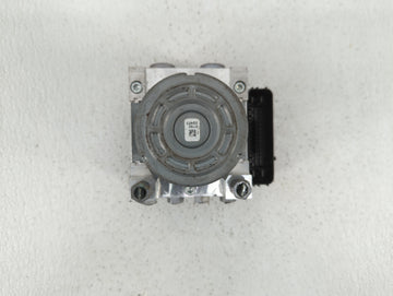 2017-2018 Ford Fusion ABS Pump Control Module Replacement P/N:HG9C-2B373-BG HG9C-2C219-LG, HG9C-2B373-BH Fits Fits 2017 2018 OEM Used Auto Parts