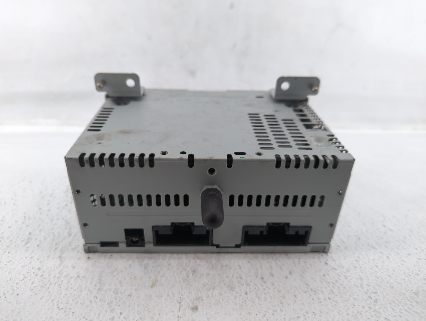 2017-2018 Ford Mustang Am Fm Cd Player Radio Receiver - Oemusedautoparts1.com