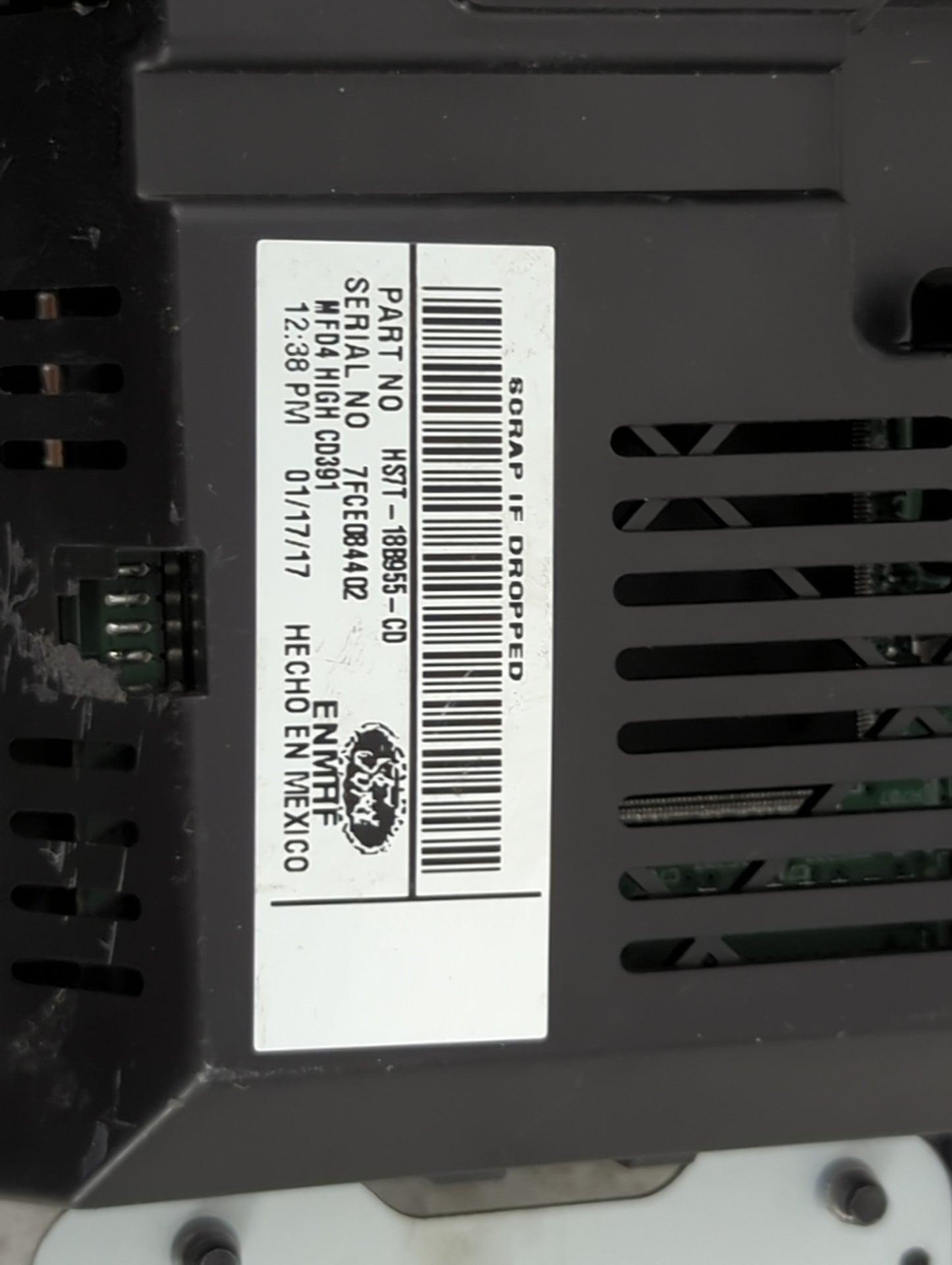 2017 Ford Taurus Radio AM FM Cd Player Receiver Replacement P/N:HG1T-18B955-CD 7FC1E0844Q2 Fits OEM Used Auto Parts - Oemuse
