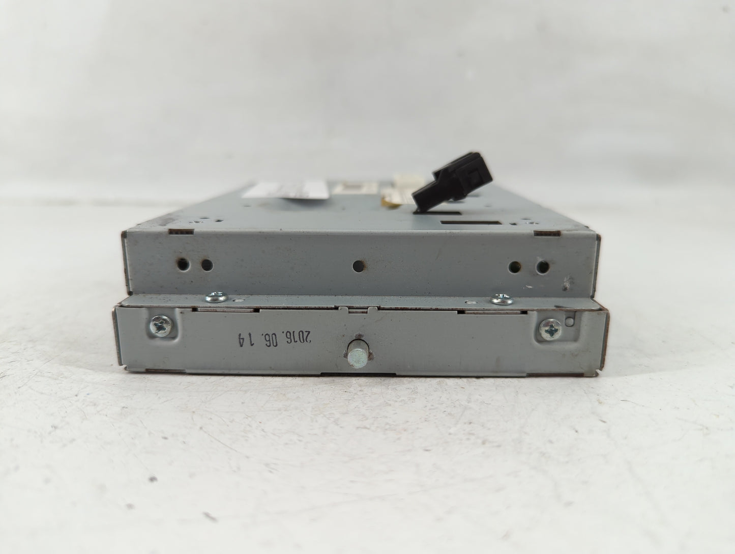 2017-2017 Genesis G80 Information Radio Display Screen - Oemusedautoparts1.com