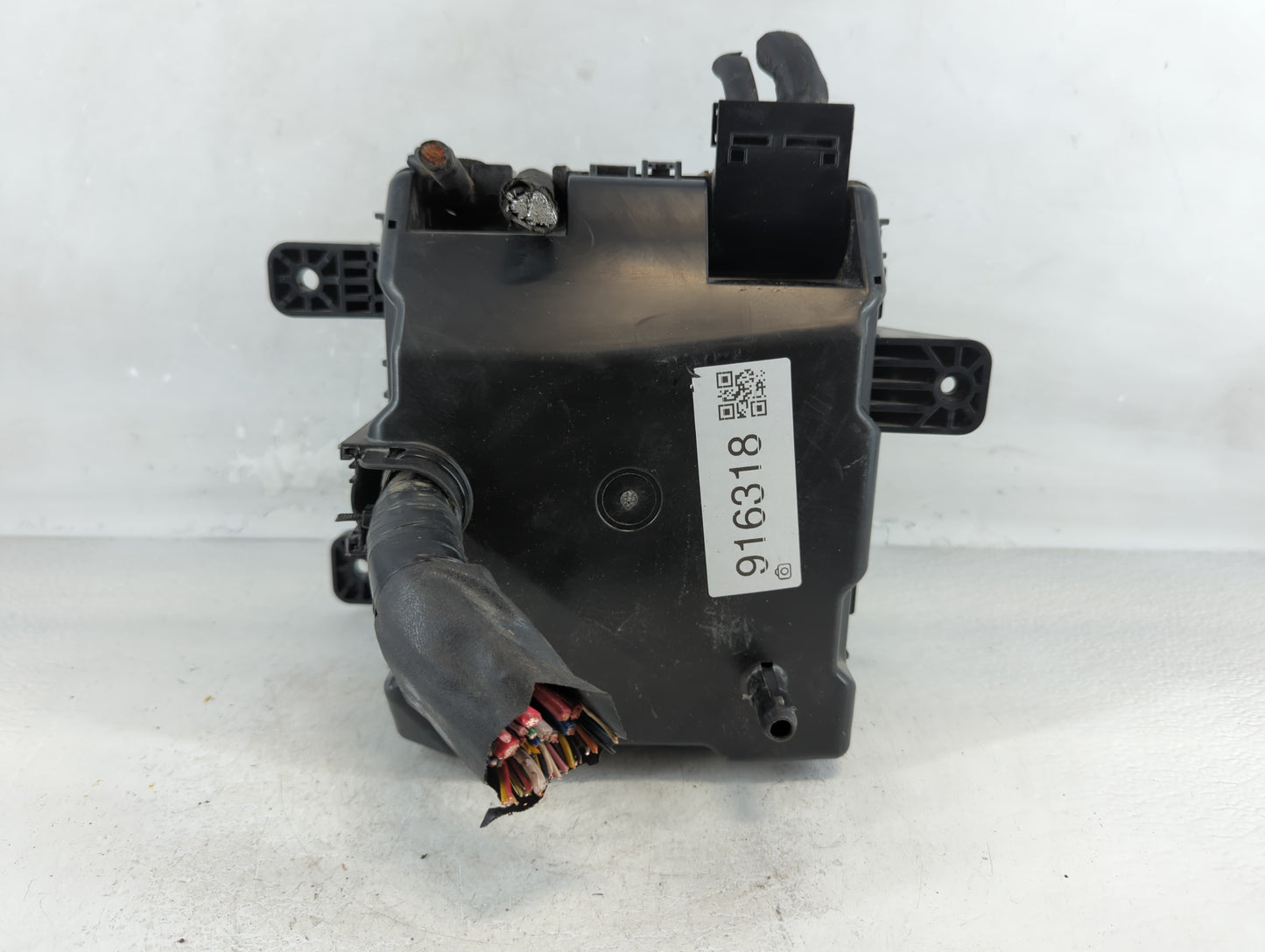 2017 Genesis G80 Fusebox Fuse Box Panel Relay Module P/N:91204-B1835 Fits Fits 2016 OEM Used Auto Parts - Oemusedautoparts1.