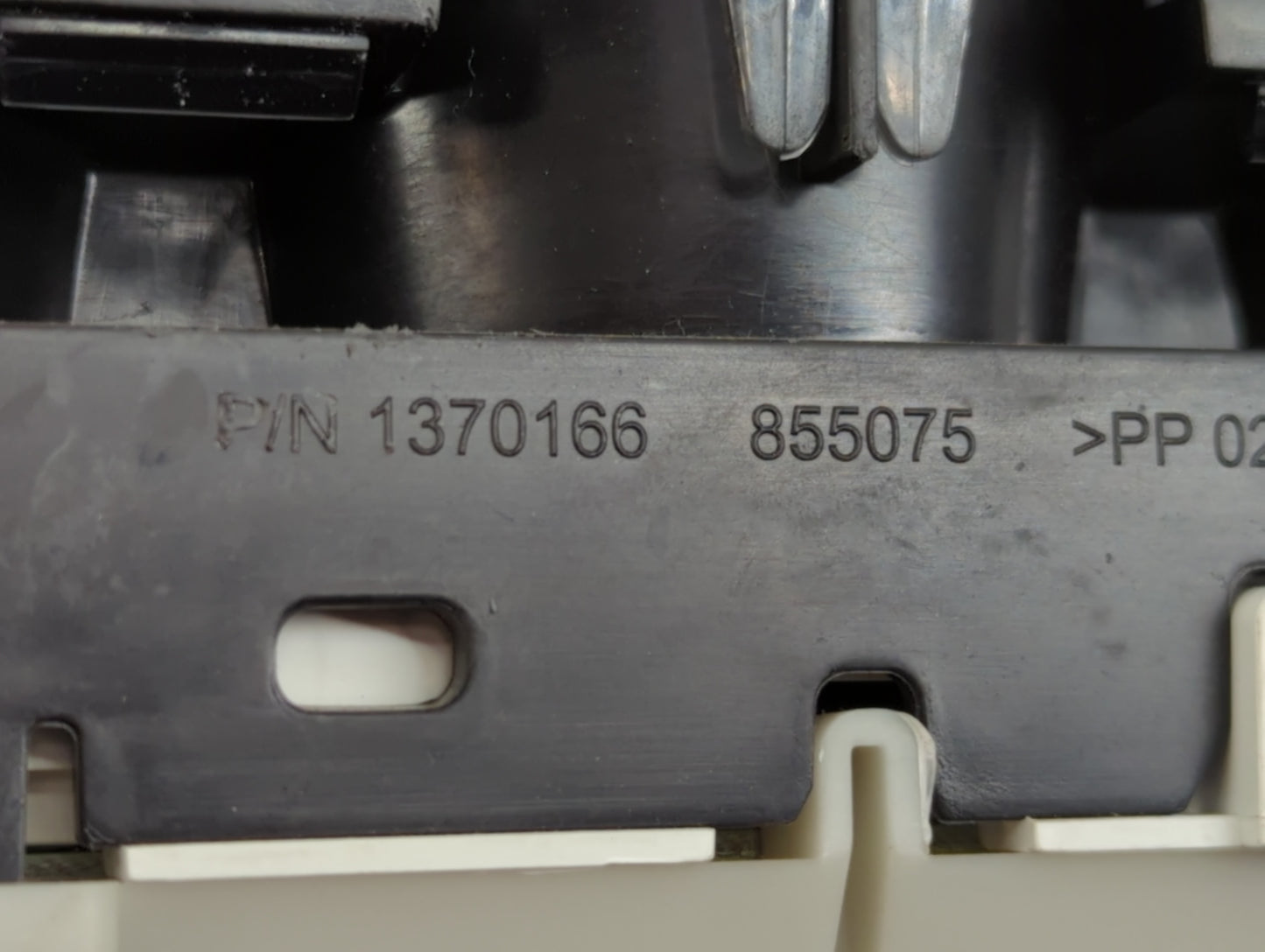 2014-2017 Gmc Acadia Instrument Cluster Speedometer Gauges P/N:1370166 1370492 Fits Fits 2014 2015 2016 2017 OEM Used Auto P