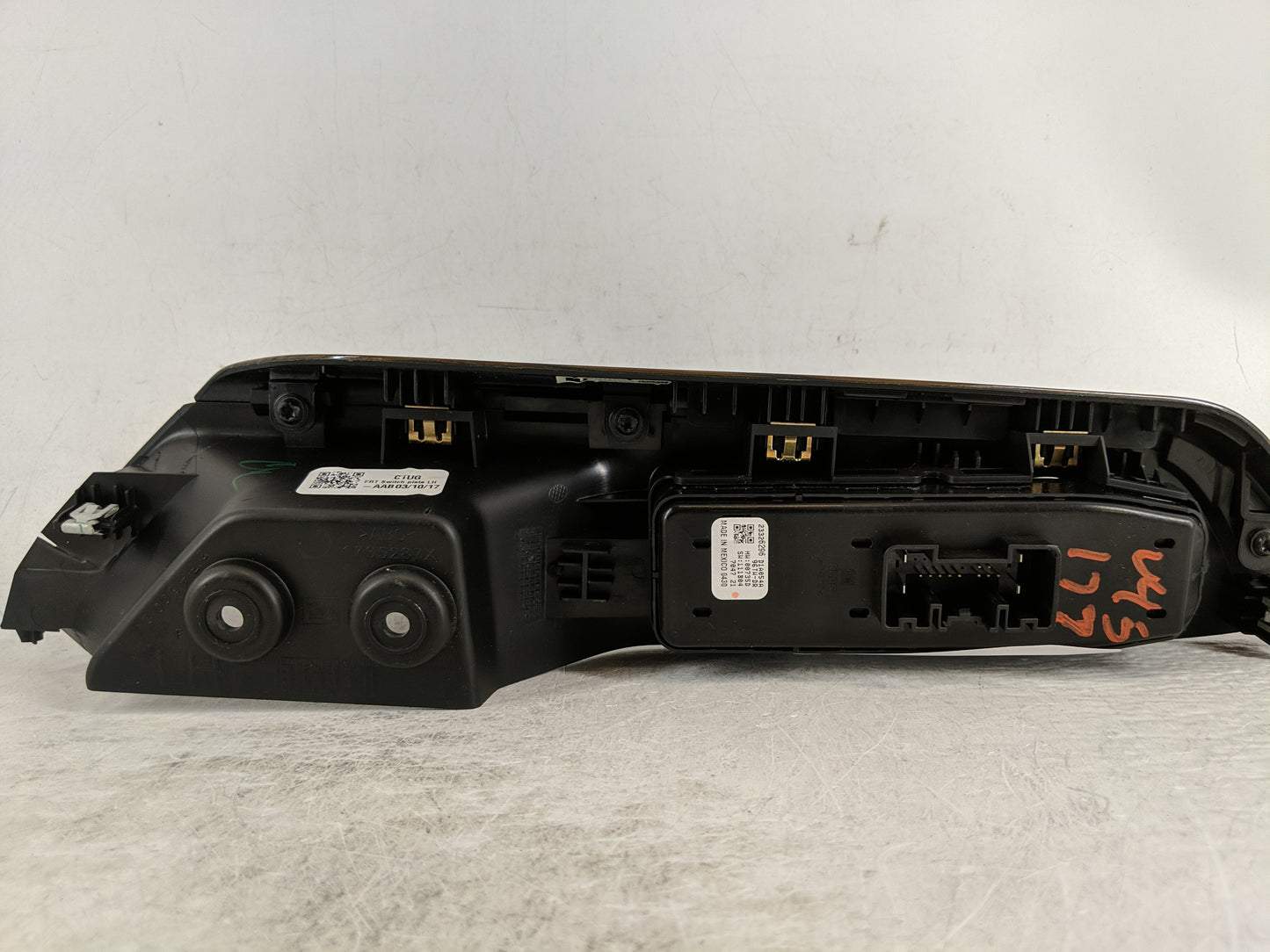 2017-2019 Gmc Acadia Master Power Window Switch Replacement Driver Side Left P/N:84139693 Fits Fits 2017 2018 2019 2020 OEM