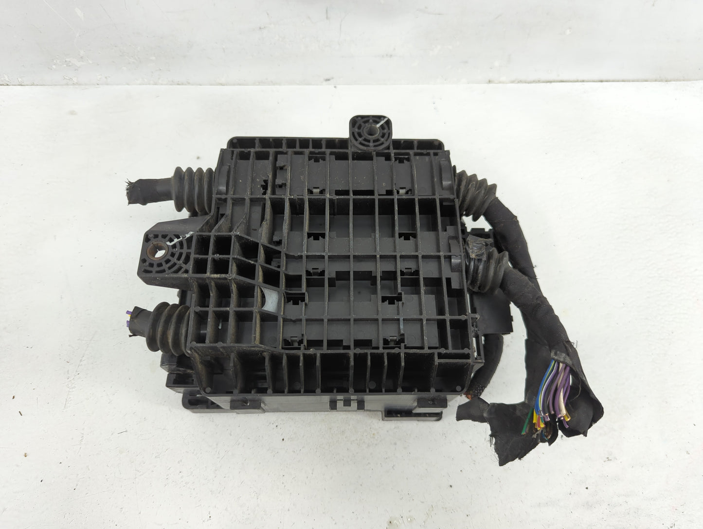 2017 Gmc Acadia Fusebox Fuse Box Panel Relay Module P/N:7171-4521-30 Fits OEM Used Auto Parts - Oemusedautoparts1.com