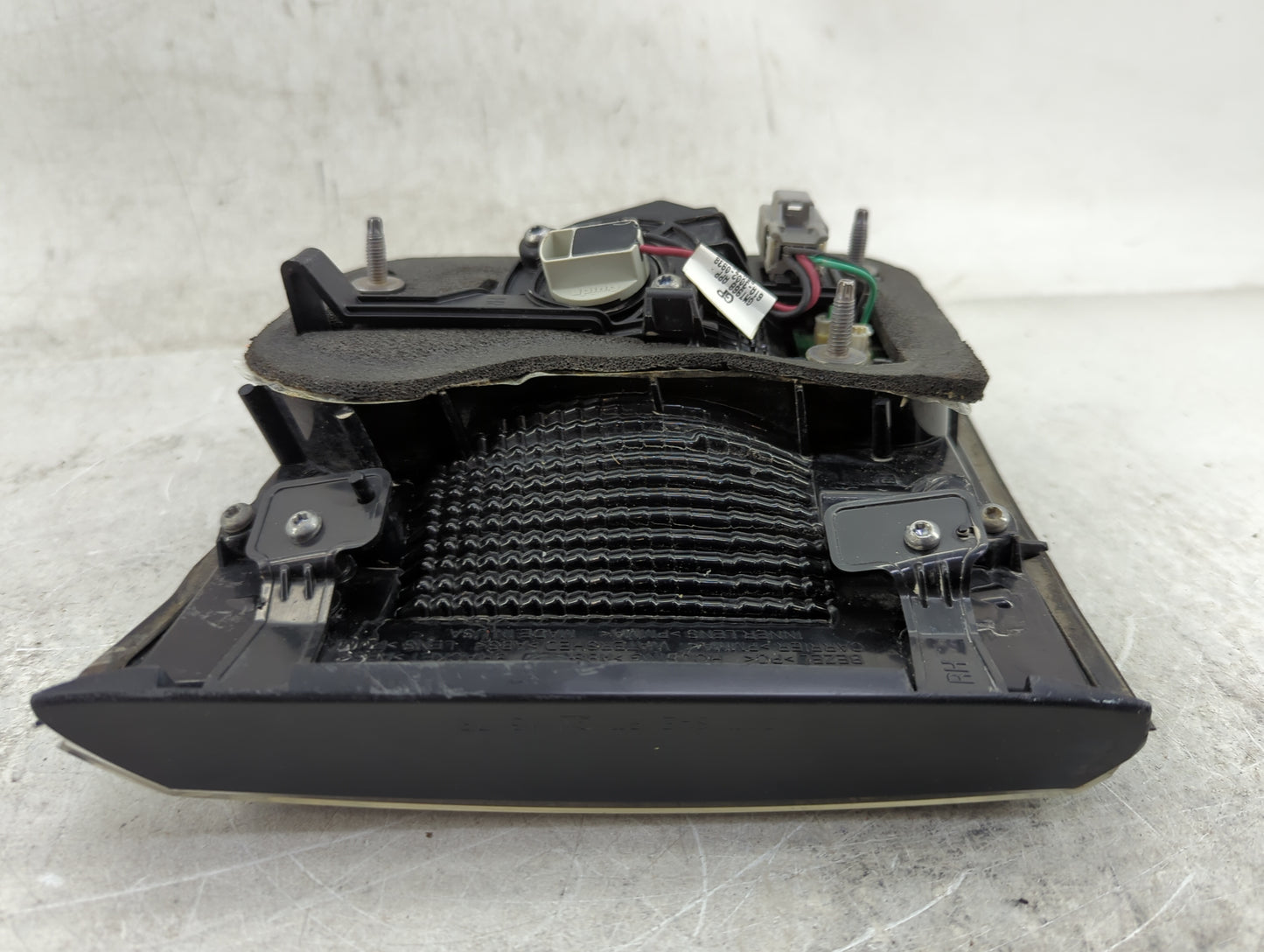 2013-2017 Gmc Acadia Tail Light Assembly Passenger Right OEM P/N:23267344 Fits Fits 2013 2014 2015 2016 2017 OEM Used Auto P