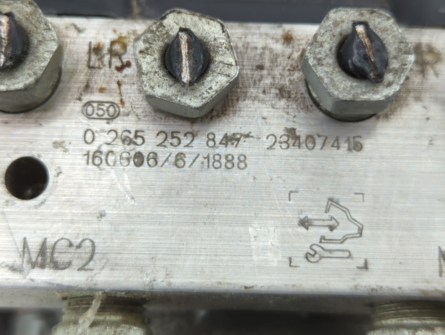 2012-2017 Gmc Acadia ABS Pump Control Module Replacement P/N:23407415 Fits Fits 2012 2013 2014 2015 2016 2017 OEM Used Auto