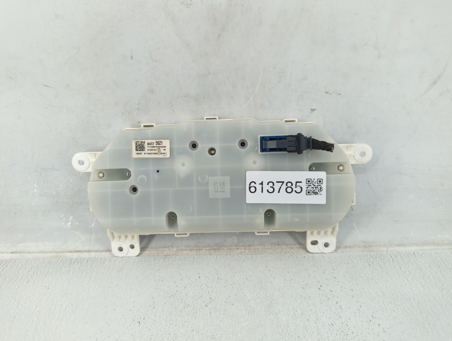 2017 Gmc Acadia Instrument Cluster Speedometer Gauges P/N:84075621 Fits OEM Used Auto Parts - Oemusedautoparts1.com
