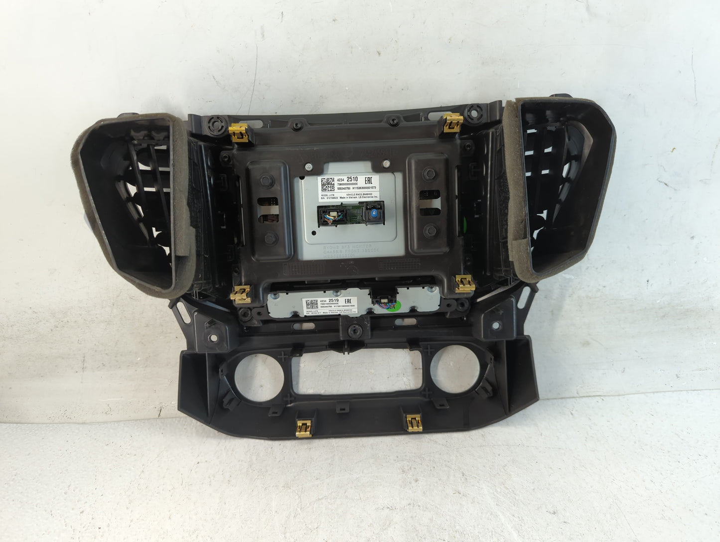 2017 Gmc Acadia Radio AM FM Cd Player Receiver Replacement P/N:42342510 Fits OEM Used Auto Parts - Oemusedautoparts1.com