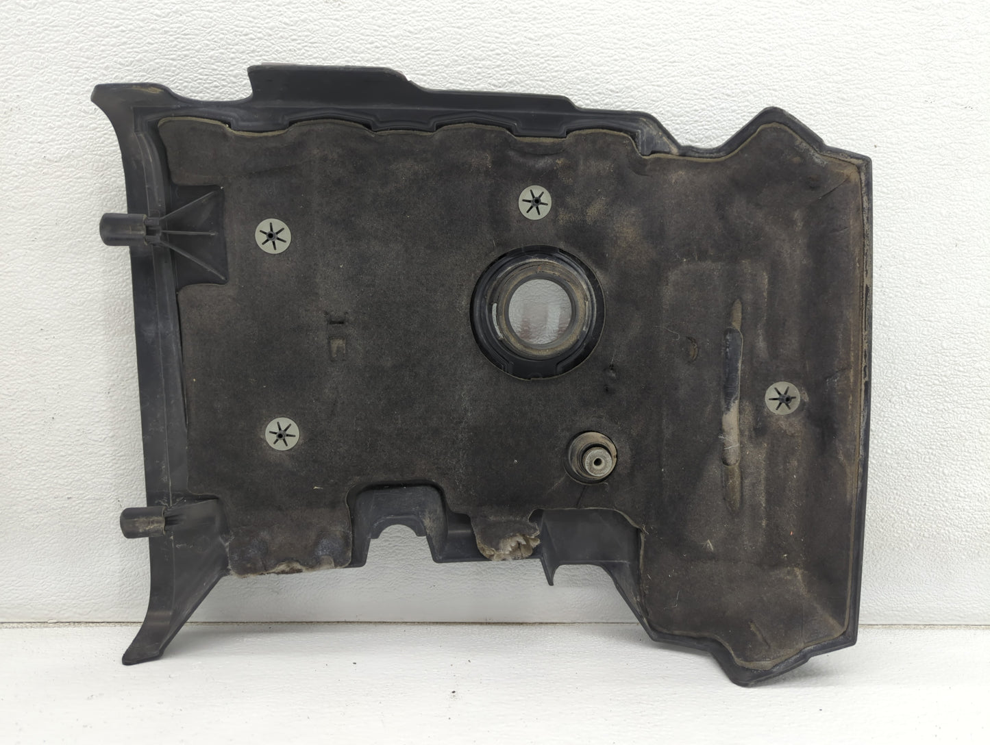 2017 Gmc Canyon Engine Cover - Oemusedautoparts1.com