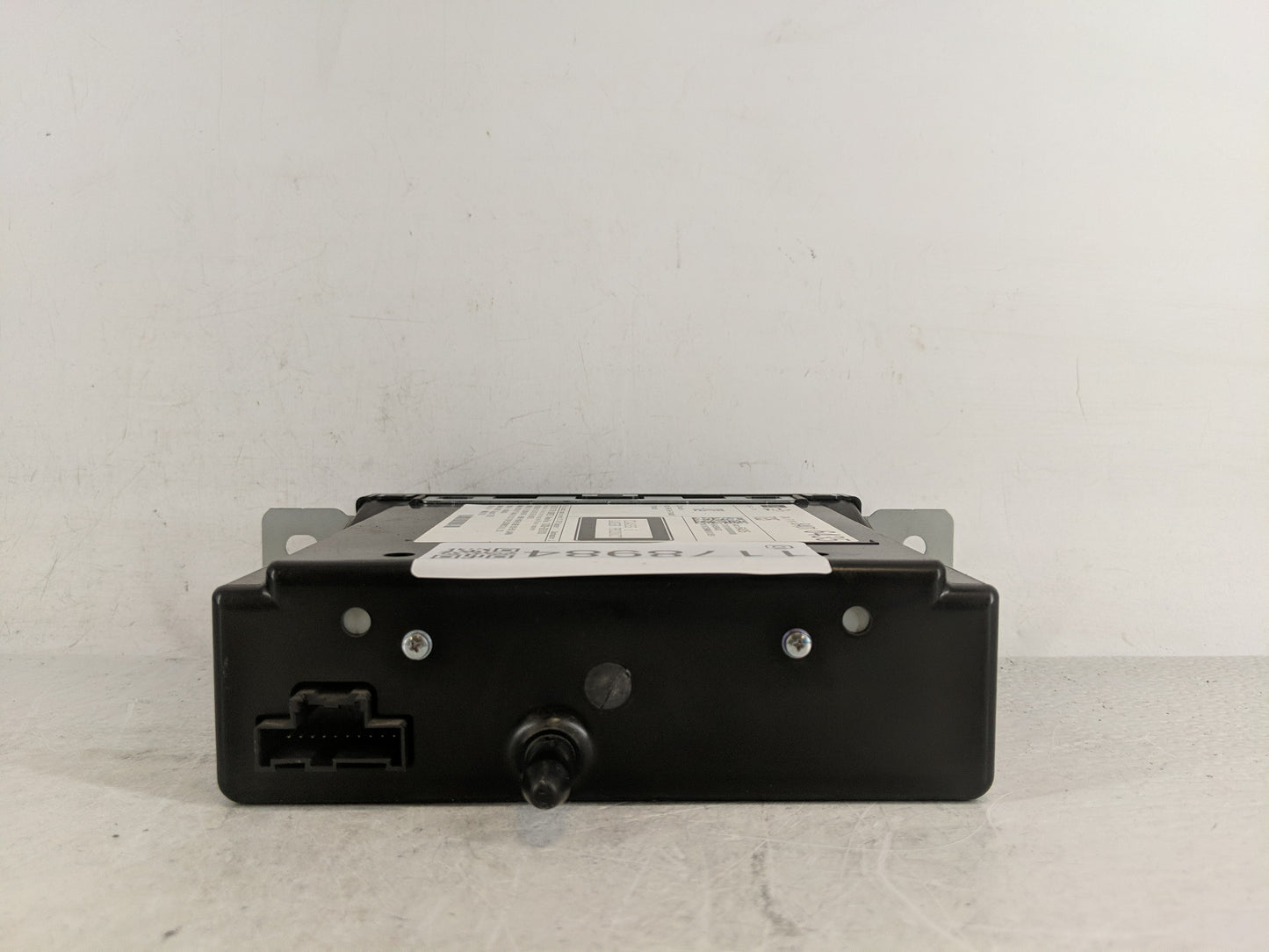 2017 Gmc Sierra 1500 Classic Radio AM FM Cd Player Receiver Replacement P/N:84016435 Fits Fits 2015 2016 2018 2019 2020 OEM