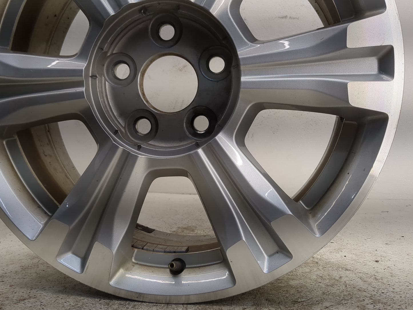 2014-2017 Gmc Terrain Oem Wheel Rim 1127768 - Oemusedautoparts1.com