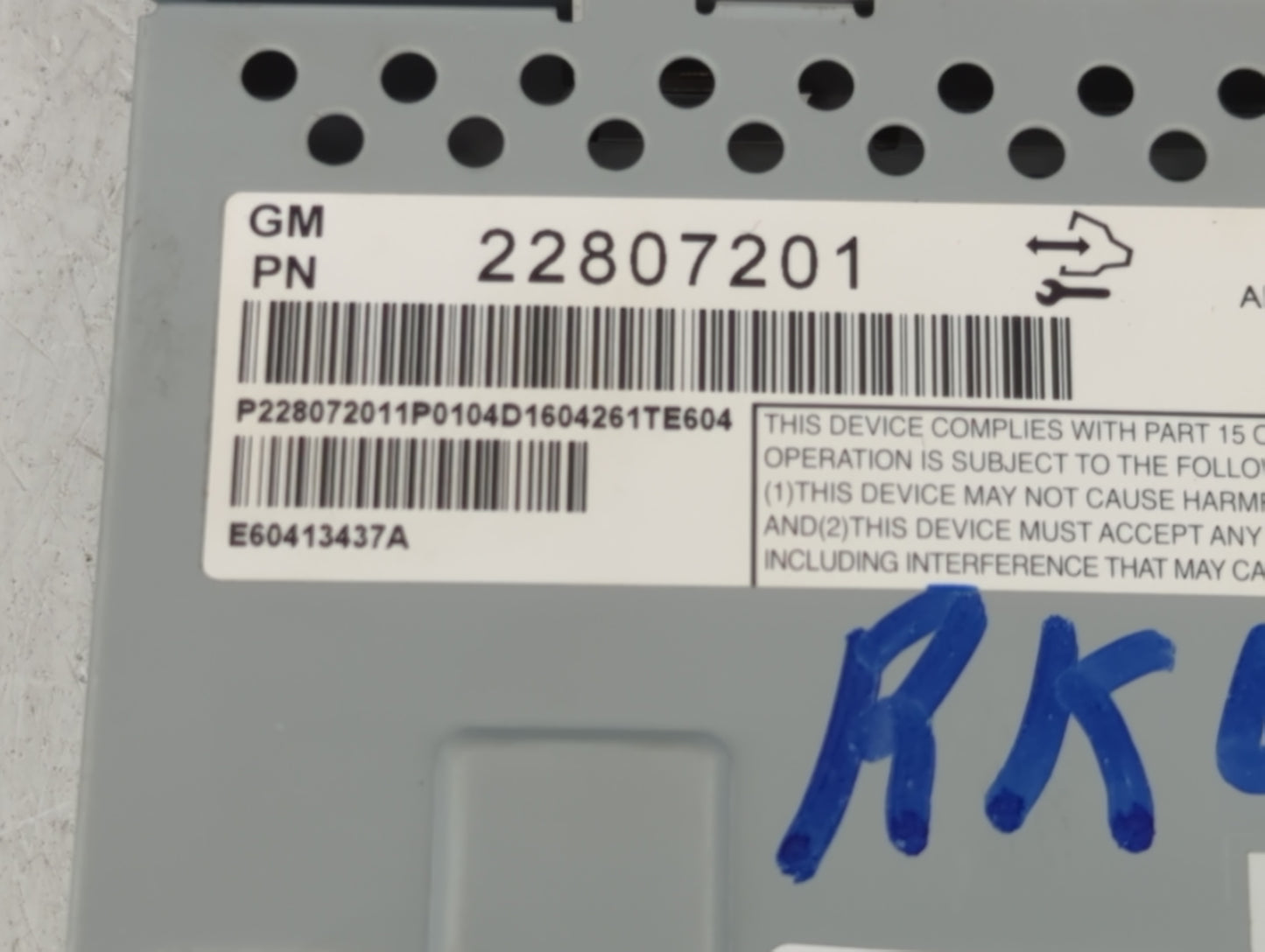 2017 Gmc Terrain Radio AM FM Cd Player Receiver Replacement P/N:22807201 Fits OEM Used Auto Parts - Oemusedautoparts1.com