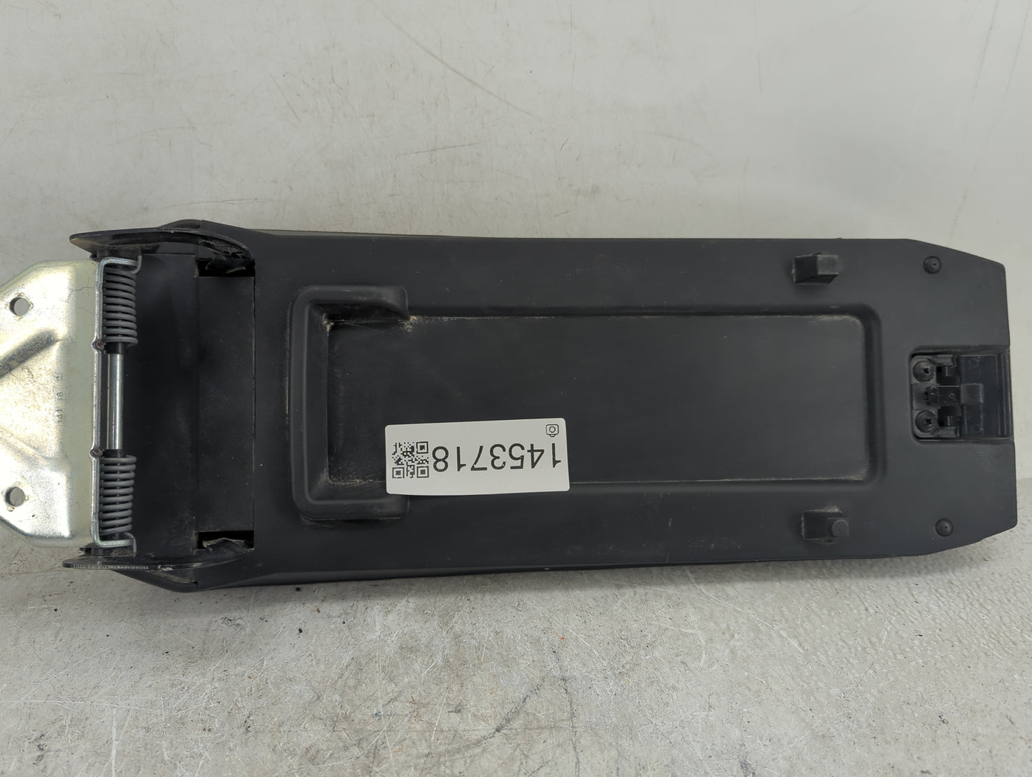 2017 Gmc Terrain Center Console Armrest Cover Lid Fits OEM Used Auto Parts - Oemusedautoparts1.com