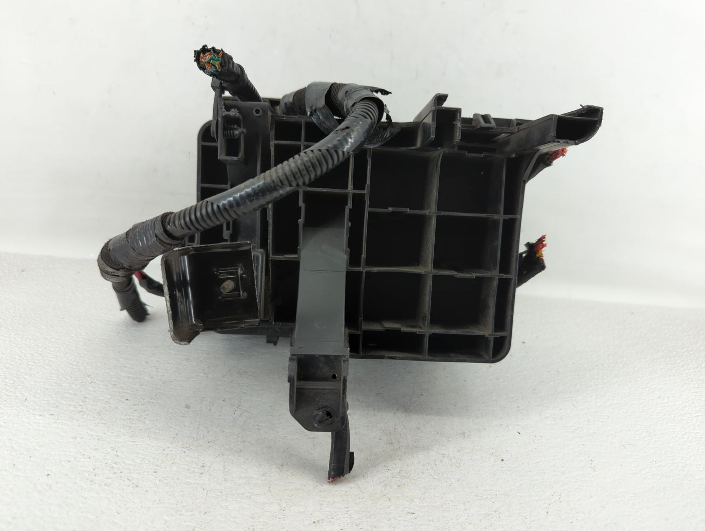 2016-2017 Gmc Terrain Fusebox Fuse Box Panel Relay Module P/N:84080470_01 23325532_01 Fits Fits 2016 2017 OEM Used Auto Part