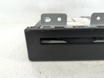 Gmc Yukon Xl Am Fm Cd Player Radio Receiver 633988