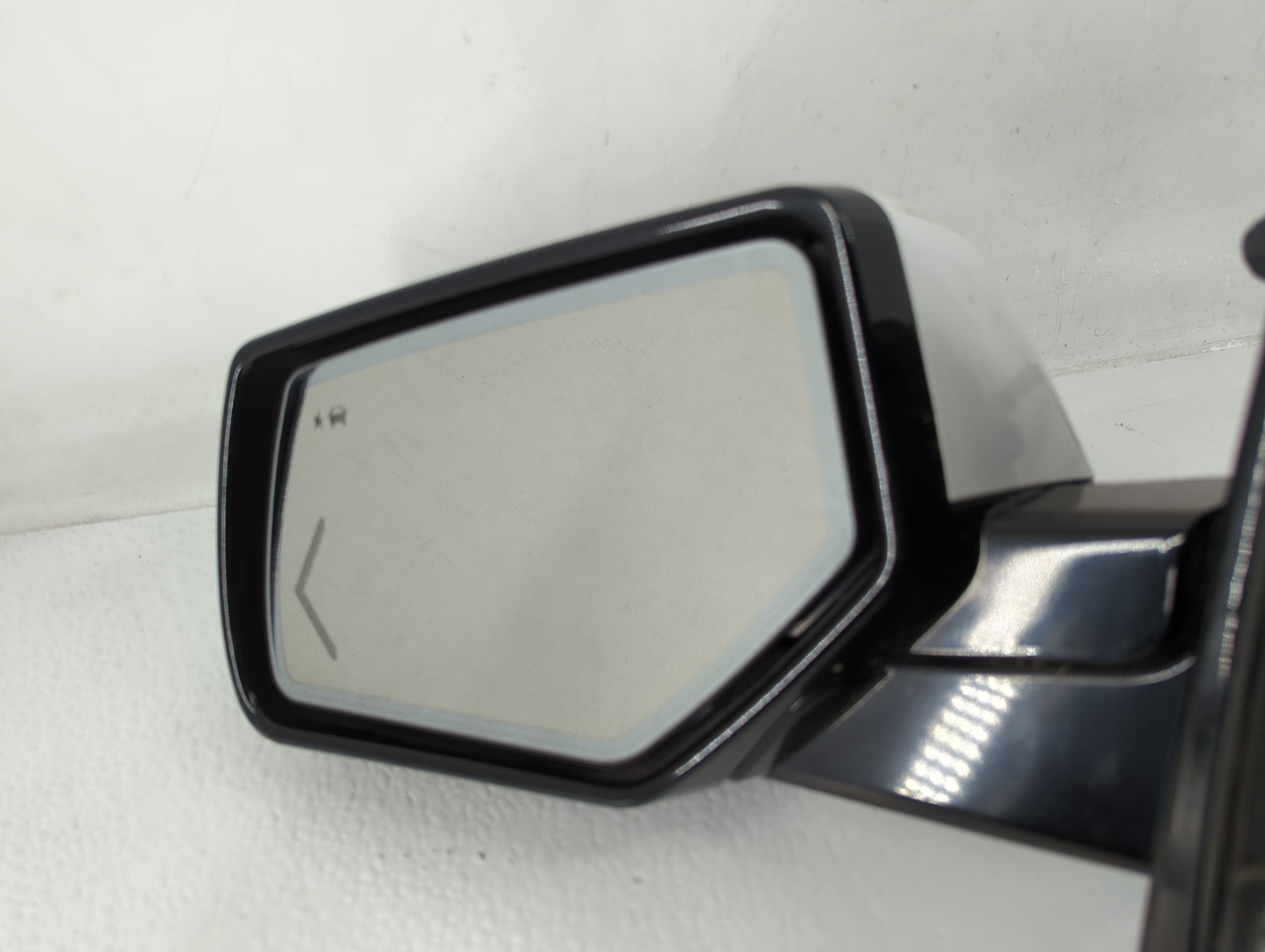 2017 Gmc Yukon Xl 1500 Passenger Side View Mirror - Right Door Mirror OEM Used - Oemusedautoparts1.com
