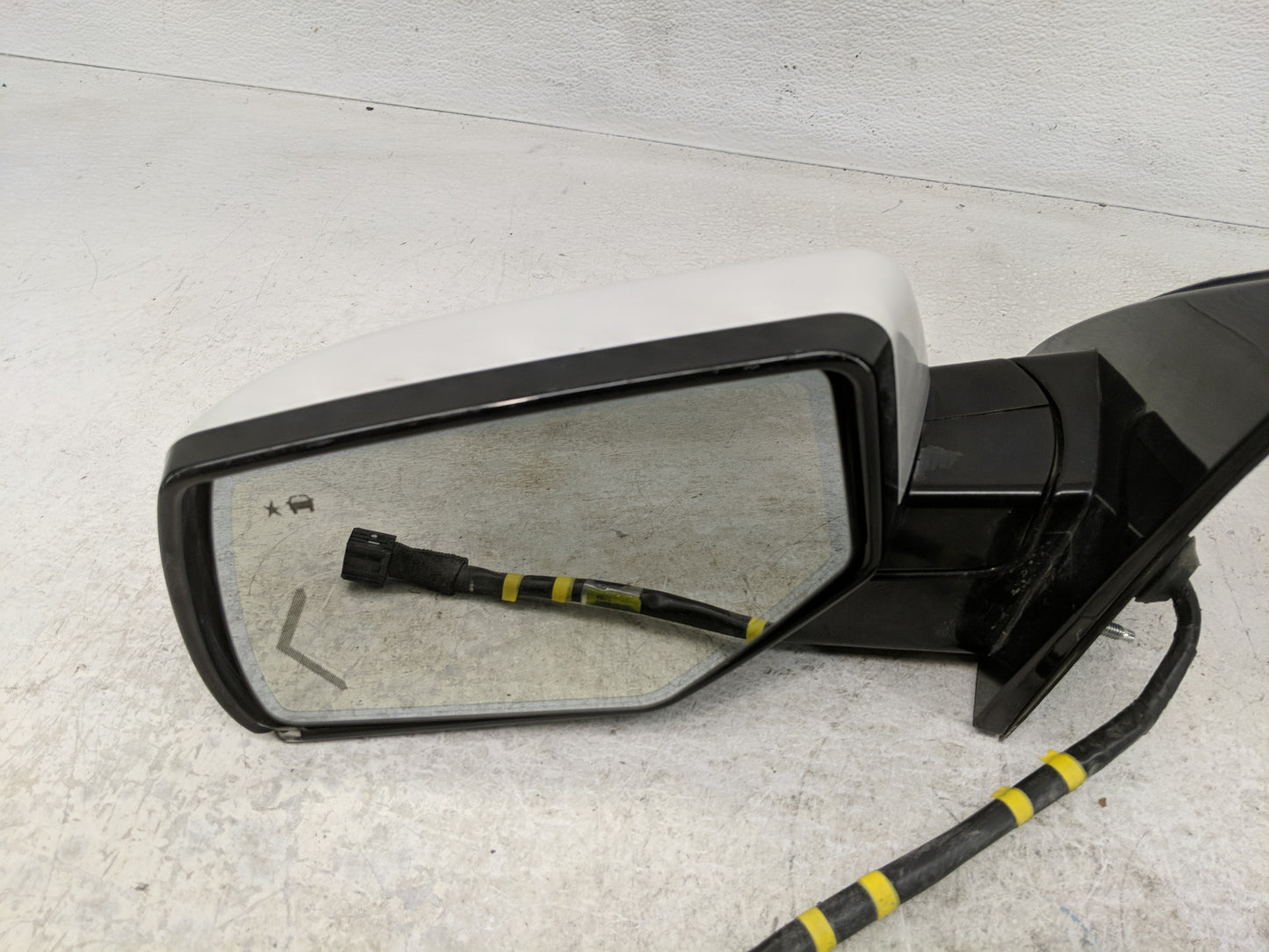 2017 Gmc Yukon Xl 1500 Side Mirror Replacement Driver Left View Door Mirror P/N:23385753 Fits Fits 2015 2016 2018 2019 2020