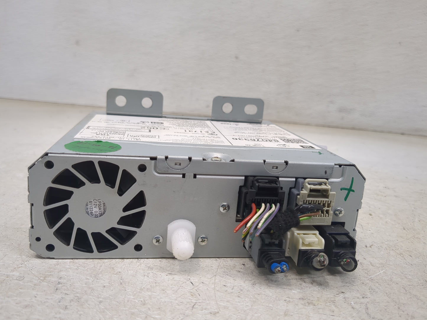 2017 Gmc Yukon Xl 1500 Radio AM FM Cd Player Receiver Replacement P/N:84076336 Fits OEM Used Auto Parts - Oemusedautoparts1.