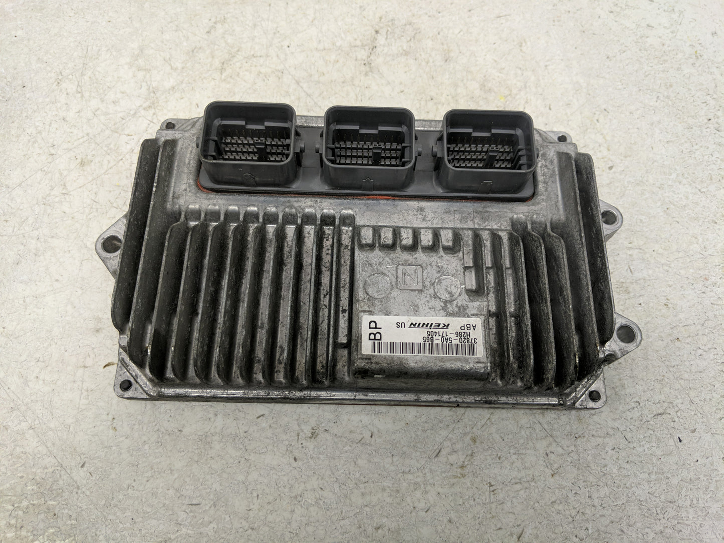 2016-2017 Honda Accord PCM Engine Control Computer ECU ECM PCU OEM P/N:37820-5A0-B65 Fits Fits 2016 2017 OEM Used Auto Parts