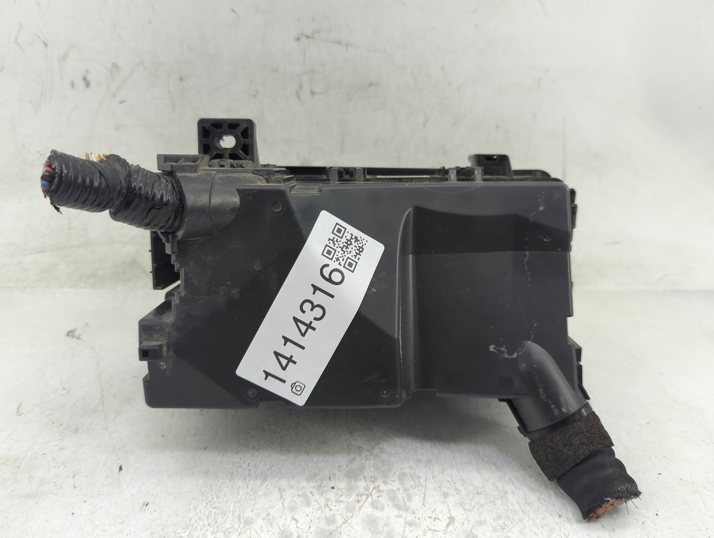 2016-2018 Honda Civic Fusebox Fuse Box Panel Relay Module P/N:TBA A210 A2 Fits Fits 2016 2017 2018 OEM Used Auto Parts - Oem