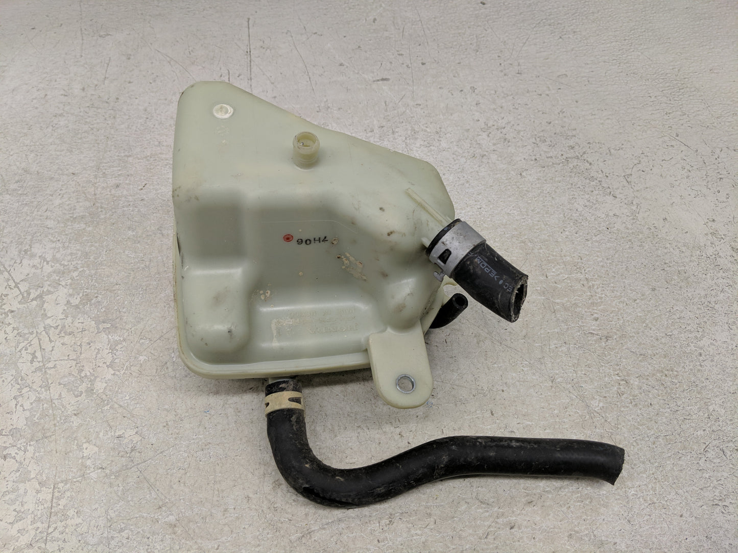 2020-2022 Honda Cr-v Radiator Coolant Overflow Expansion Tank Bottle 1313095 - Oemusedautoparts1.com