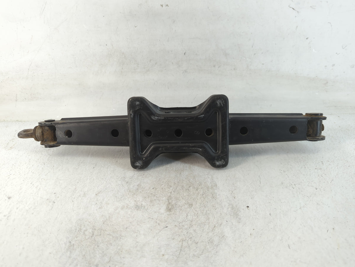 2017 Honda Cr-v Spare Scissor Car Jack 784016 - Oemusedautoparts1.com