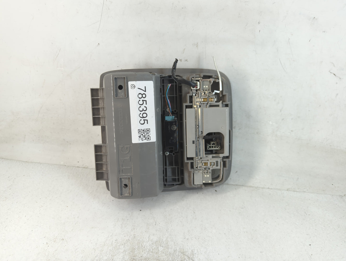 2017 Honda Cr-v Overhead Roof Console - Oemusedautoparts1.com