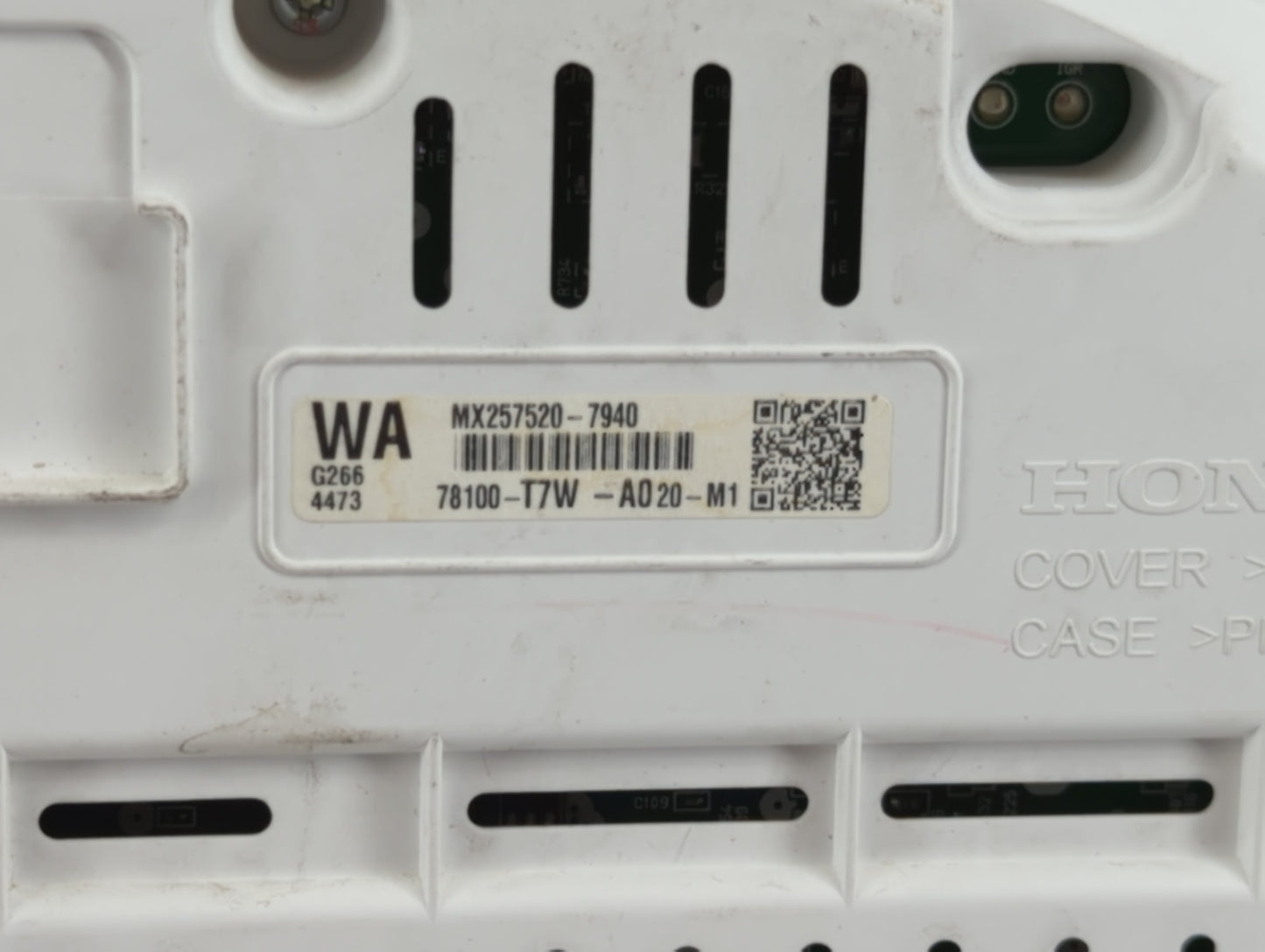2016-2018 Honda Hr-V Instrument Cluster Speedometer Gauges P/N:78100-T7W-A020-M1 Fits Fits 2016 2017 2018 OEM Used Auto Part