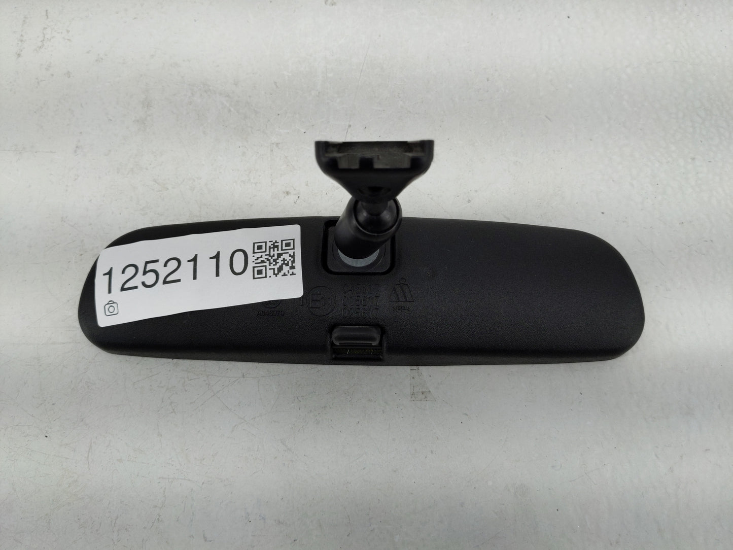 2016-2022 Honda Hr-V Interior Rear View Mirror Replacement OEM P/N:E11025617 E11015617 Fits OEM Used Auto Parts - Oemusedaut