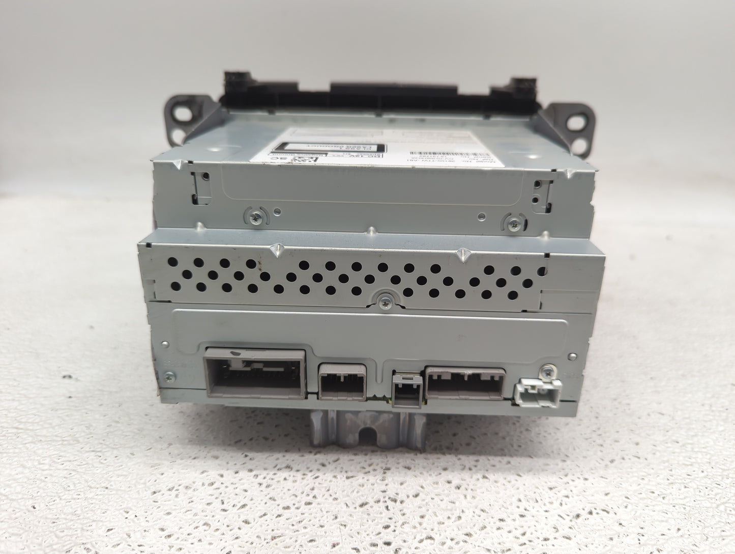 2017 Honda Hr-V Radio AM FM Cd Player Receiver Replacement P/N:39100-T7W-A81 Fits OEM Used Auto Parts - Oemusedautoparts1.co